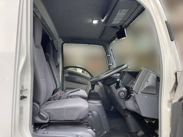 いすゞエルフアルミバン小型（2t・3t）[写真31]