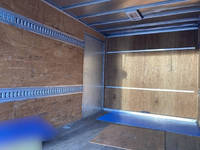 いすゞエルフアルミバン小型（2t・3t）[写真09]