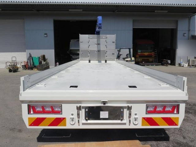 いすゞギガセルフクレーン4段大型（10t）[写真11]