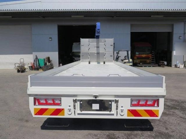 いすゞギガセルフクレーン4段大型（10t）[写真06]