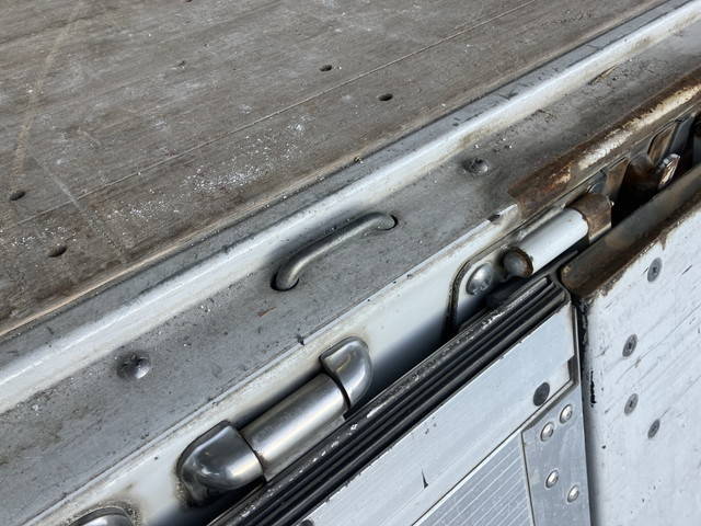 日野プロフィアパネルウイング大型（10t）[写真12]