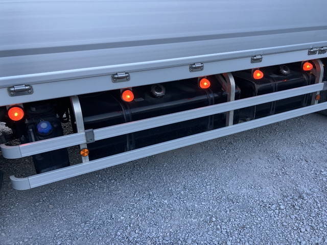 日野プロフィアパネルウイング大型（10t）[写真17]