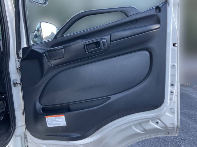 日野プロフィアパネルウイング大型（10t）[写真25]