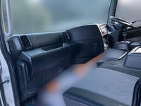 日野プロフィアパネルウイング大型（10t）[写真28]