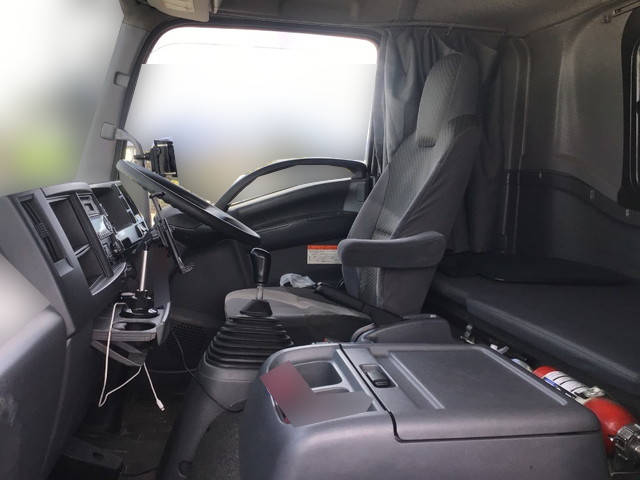 いすゞフォワードアルミウイング中型（4t）[写真20]