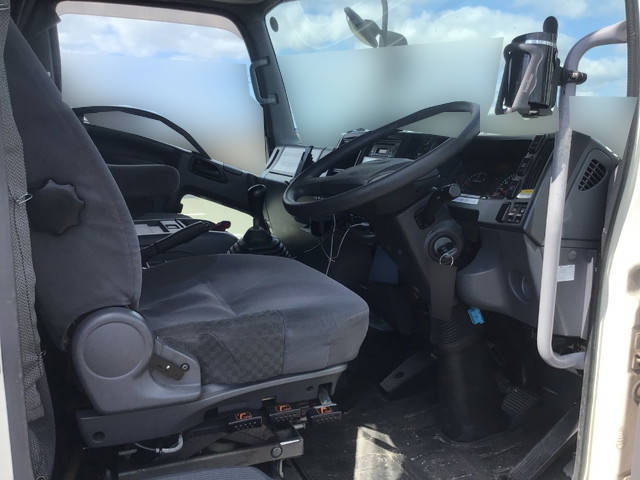 いすゞフォワードアルミウイング中型（4t）[写真21]