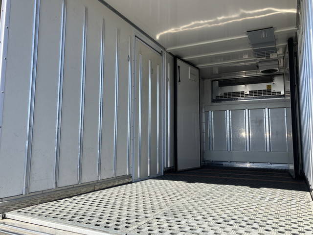 いすゞエルフ冷凍車（冷蔵車）小型（2t・3t）[写真13]