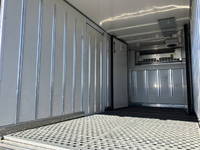 いすゞエルフ冷凍車（冷蔵車）小型（2t・3t）[写真13]