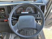 いすゞエルフ冷凍車（冷蔵車）小型（2t・3t）[写真33]