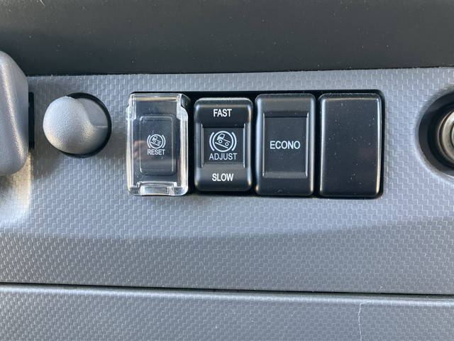 いすゞエルフ冷凍車（冷蔵車）小型（2t・3t）[写真38]