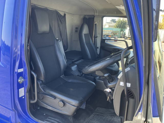 三菱ふそうファイターセーフティクレーン4段増トン（6t・8t）[写真31]