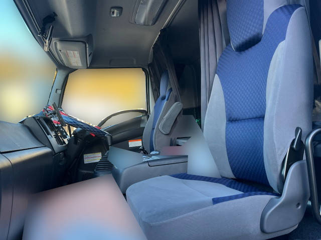 いすゞその他の車種セルフクレーン4段増トン（6t・8t）[写真30]