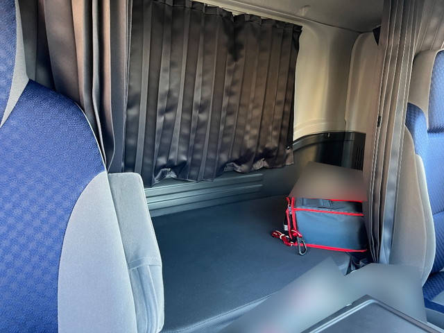 いすゞその他の車種セルフクレーン4段増トン（6t・8t）[写真33]