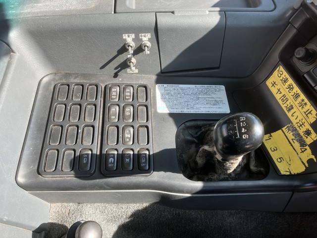 三菱ふそうスーパーグレートトレーラーヘッド（トラクターヘッド）大型（10t）[写真34]