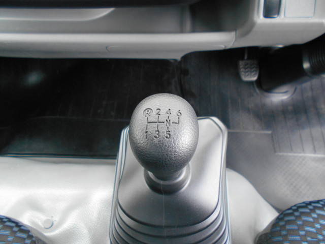 日野デュトロ平ボディ小型（2t・3t）[写真25]