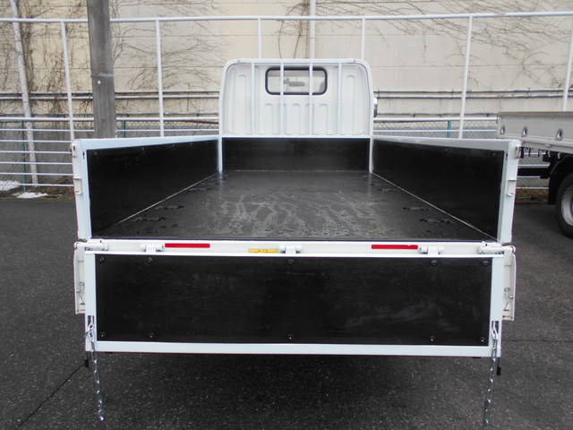 三菱ふそうキャンター平ボディ小型（2t・3t）[写真10]