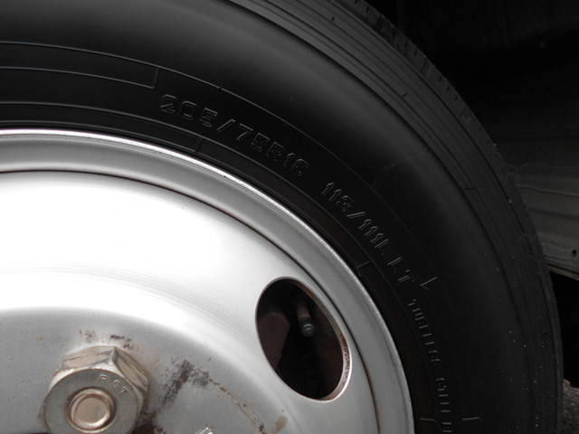 三菱ふそうキャンター平ボディ小型（2t・3t）[写真21]