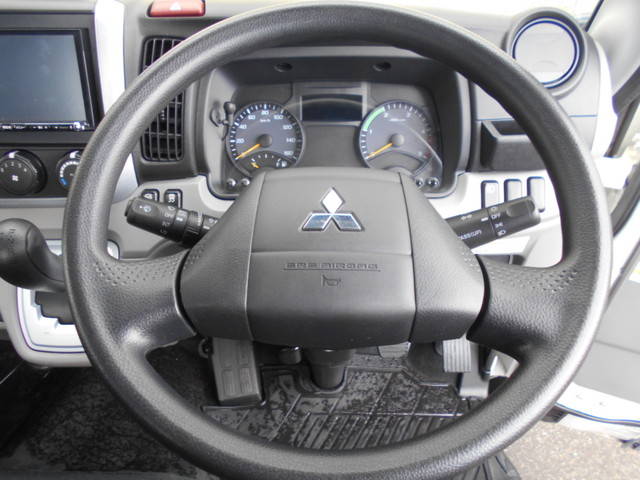 三菱ふそうキャンター平ボディ小型（2t・3t）[写真27]