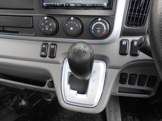 三菱ふそうキャンター平ボディ小型（2t・3t）[写真28]