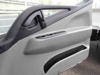 三菱ふそうキャンター平ボディ小型（2t・3t）[写真36]