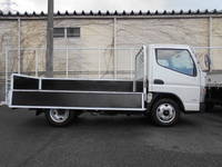 三菱ふそうキャンター平ボディ小型（2t・3t）[写真07]