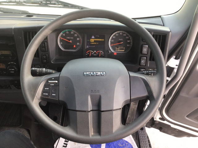 いすゞフォワードアルミウイング中型（4t）[写真35]