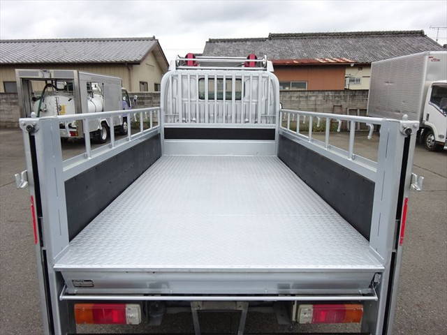 日野デュトロ平ボディ小型（2t・3t）[写真11]