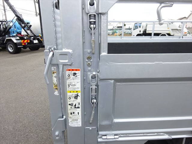 日野デュトロ平ボディ小型（2t・3t）[写真19]