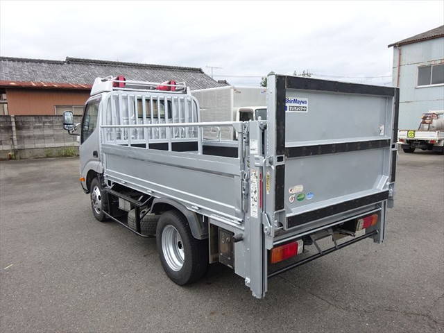 日野デュトロ平ボディ小型（2t・3t）[写真02]