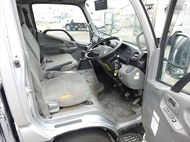 日野デュトロ平ボディ小型（2t・3t）[写真20]