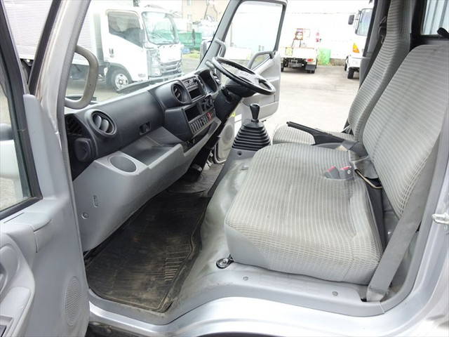 日野デュトロ平ボディ小型（2t・3t）[写真26]