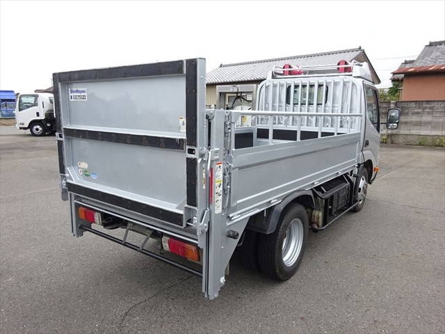 日野デュトロ平ボディ小型（2t・3t）[写真03]