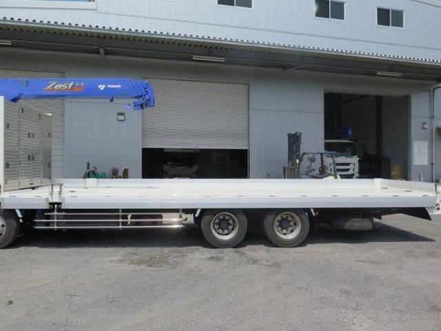 いすゞギガセルフクレーン4段大型（10t）[写真10]