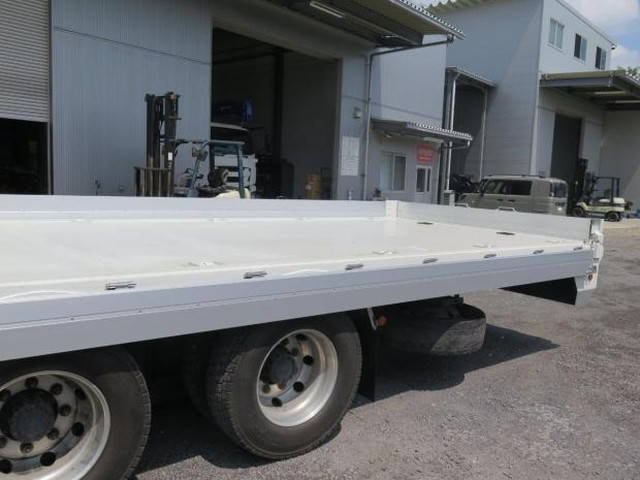 いすゞギガセルフクレーン4段大型（10t）[写真12]