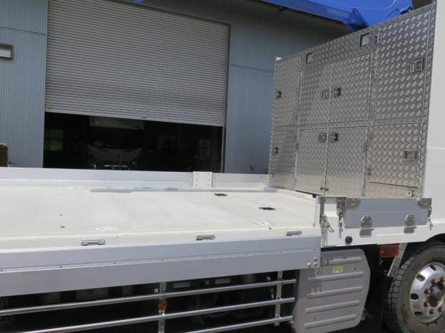 いすゞギガセルフクレーン4段大型（10t）[写真14]