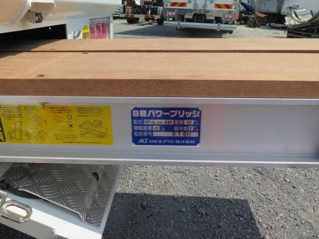 いすゞギガセルフクレーン4段大型（10t）[写真19]