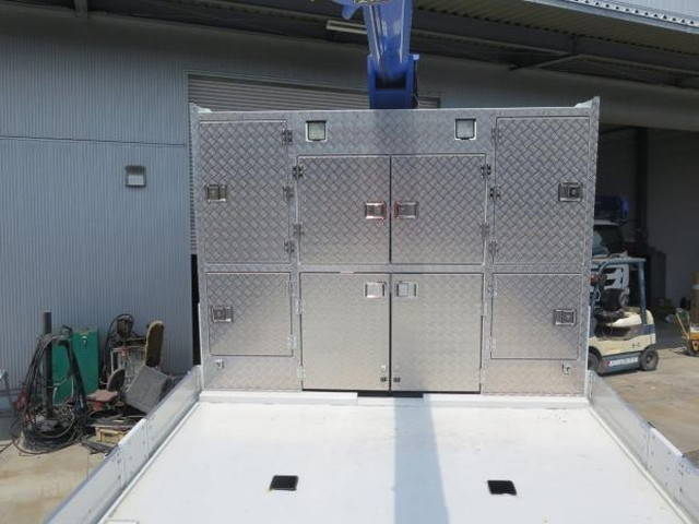 いすゞギガセルフクレーン4段大型（10t）[写真22]