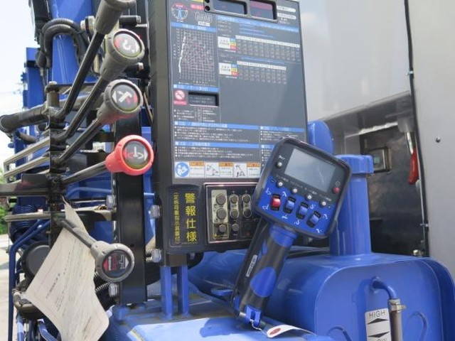 いすゞギガセルフクレーン4段大型（10t）[写真25]