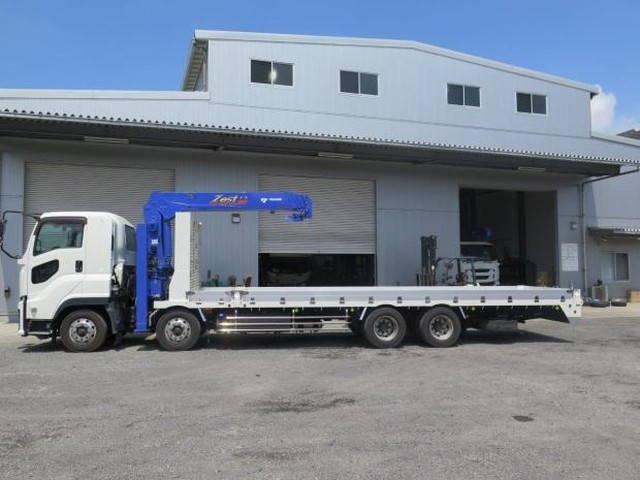 いすゞギガセルフクレーン4段大型（10t）[写真06]