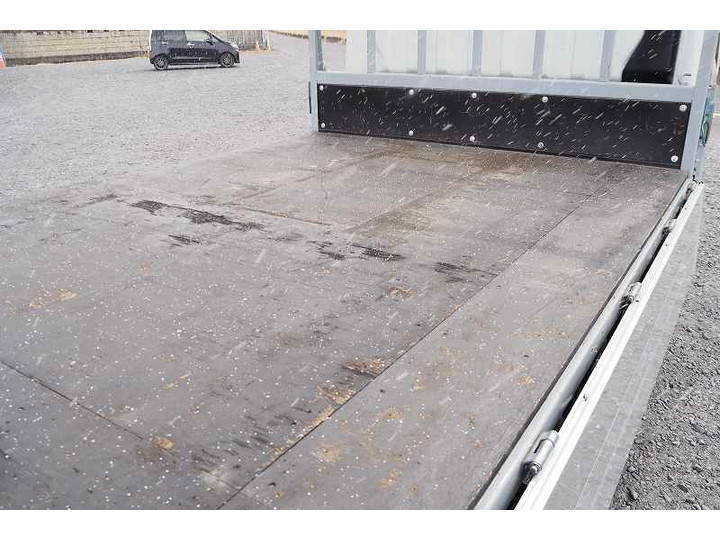 三菱ふそうキャンターアルミブロック小型（2t・3t）[写真11]