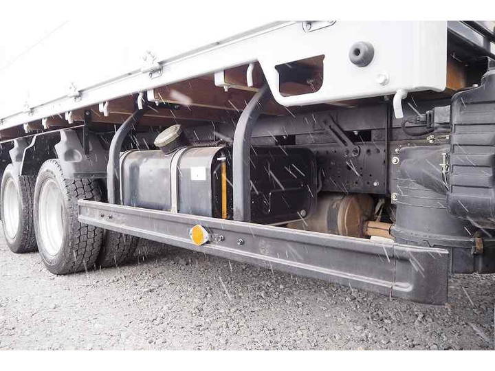 三菱ふそうキャンターアルミブロック小型（2t・3t）[写真14]