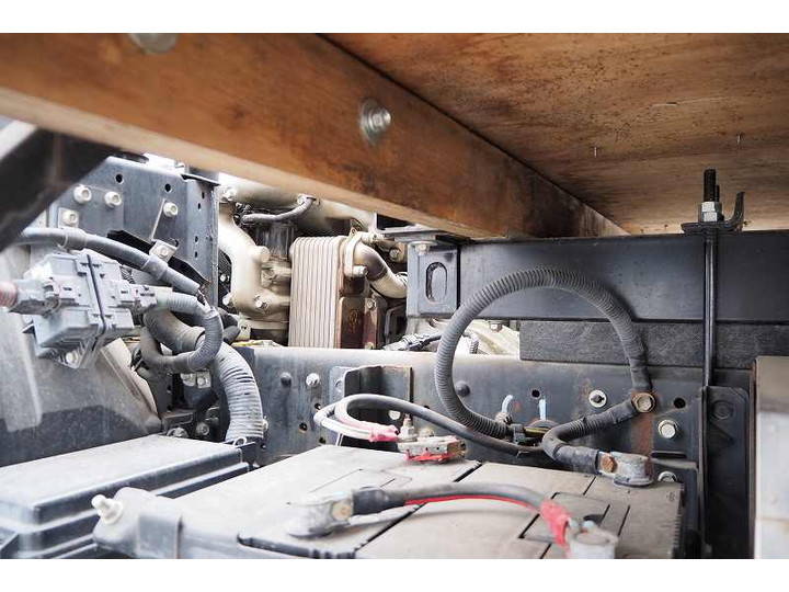 三菱ふそうキャンターアルミブロック小型（2t・3t）[写真28]