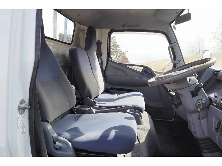 三菱ふそうキャンターアルミブロック小型（2t・3t）[写真39]