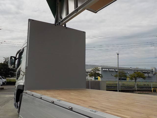 三菱ふそうスーパーグレートアルミウイング大型（10t）[写真22]