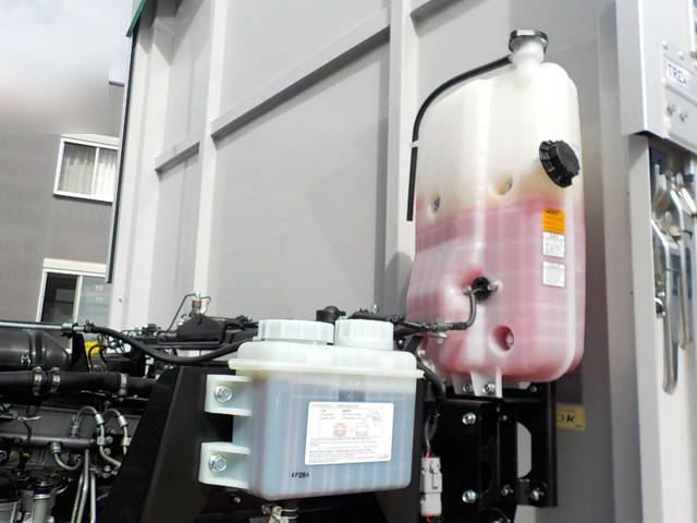 三菱ふそうスーパーグレートアルミウイング大型（10t）[写真26]