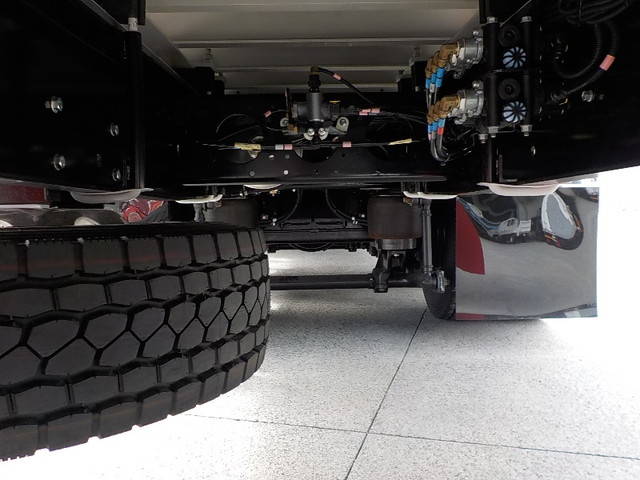 三菱ふそうスーパーグレートアルミウイング大型（10t）[写真34]