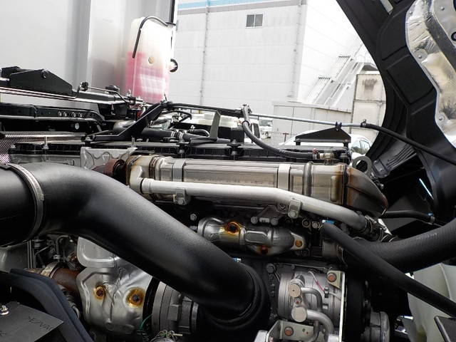 三菱ふそうスーパーグレートアルミウイング大型（10t）[写真38]