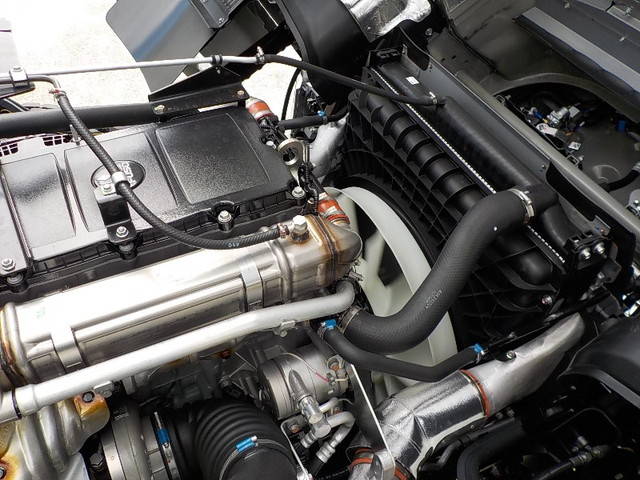 三菱ふそうスーパーグレートアルミウイング大型（10t）[写真40]