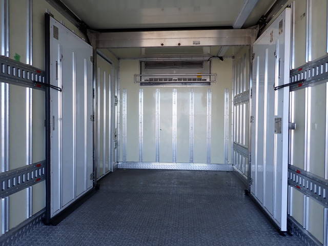 三菱ふそうキャンター冷凍車（冷蔵車）小型（2t・3t）[写真18]