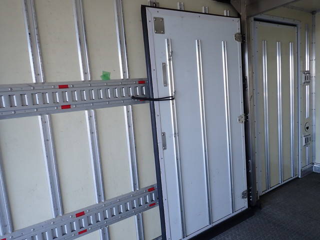 三菱ふそうキャンター冷凍車（冷蔵車）小型（2t・3t）[写真21]